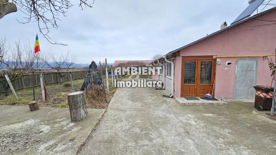 CASA individuala cu teren 1.400 mp, zona BACAOANI; - Poză 2