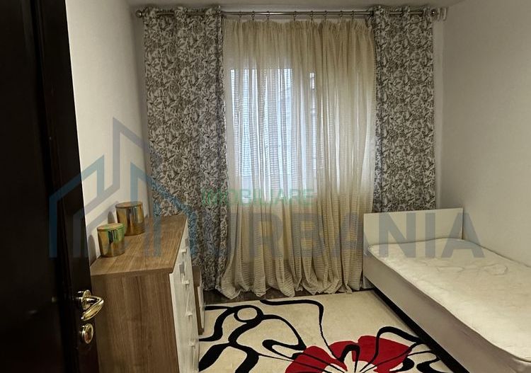 Inchiriez Apartament 3c + living - Poză 1