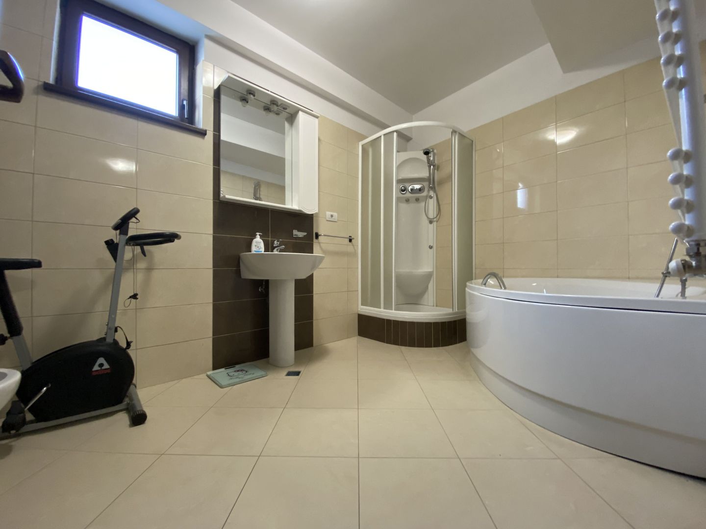 Apartament 3 camere Baneasa | 2 locuri de parcare incluse in pret - Poză 10