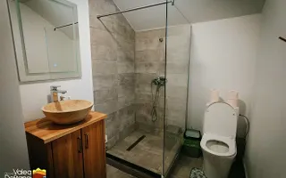 Vilă/Pensiune cu panouri fotovoltaice , terasă și foișor,  Investitie! - Poză 11
