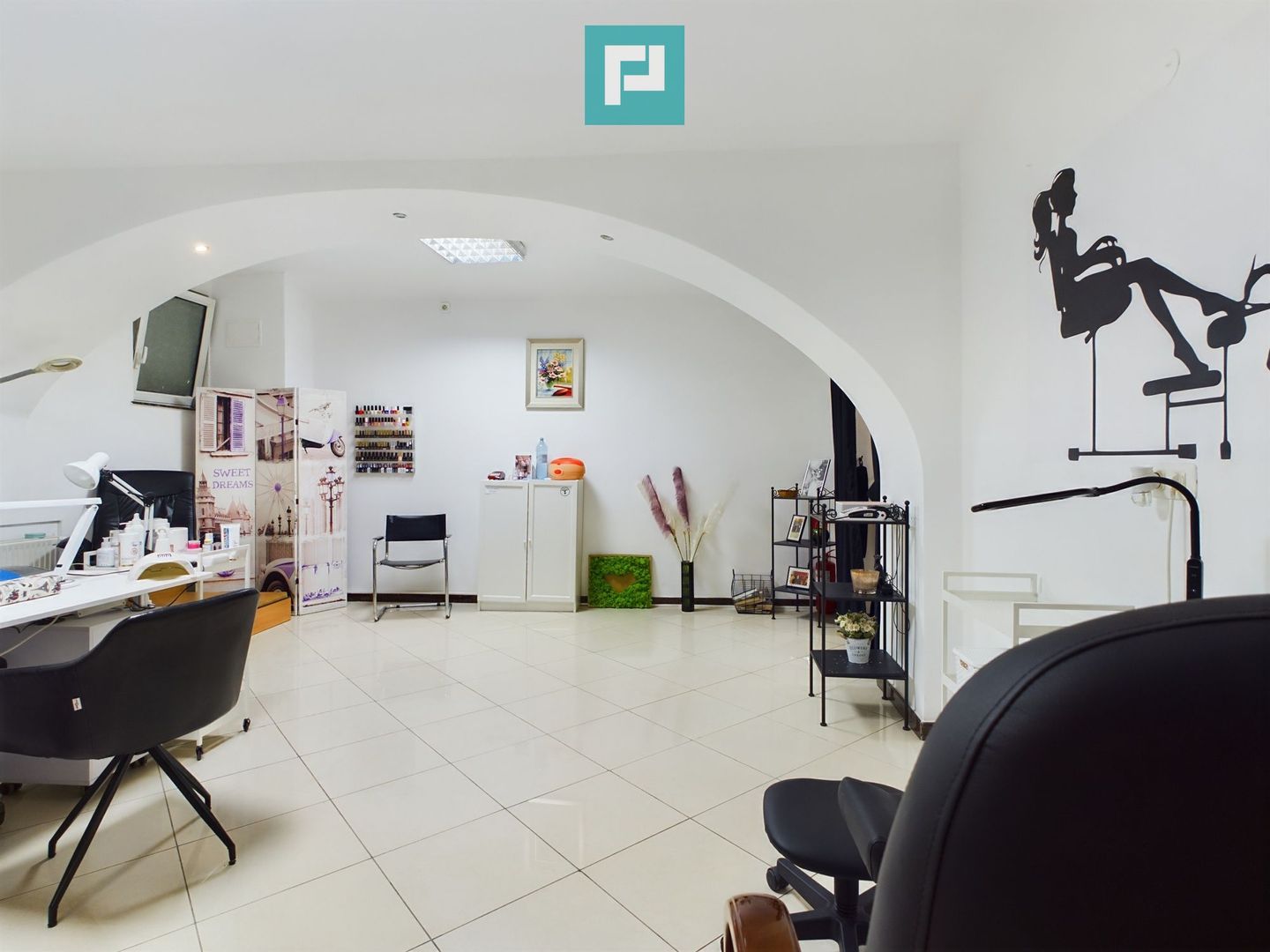 Salon cosmetică, coafor, masaj și relaxare - Poză 5