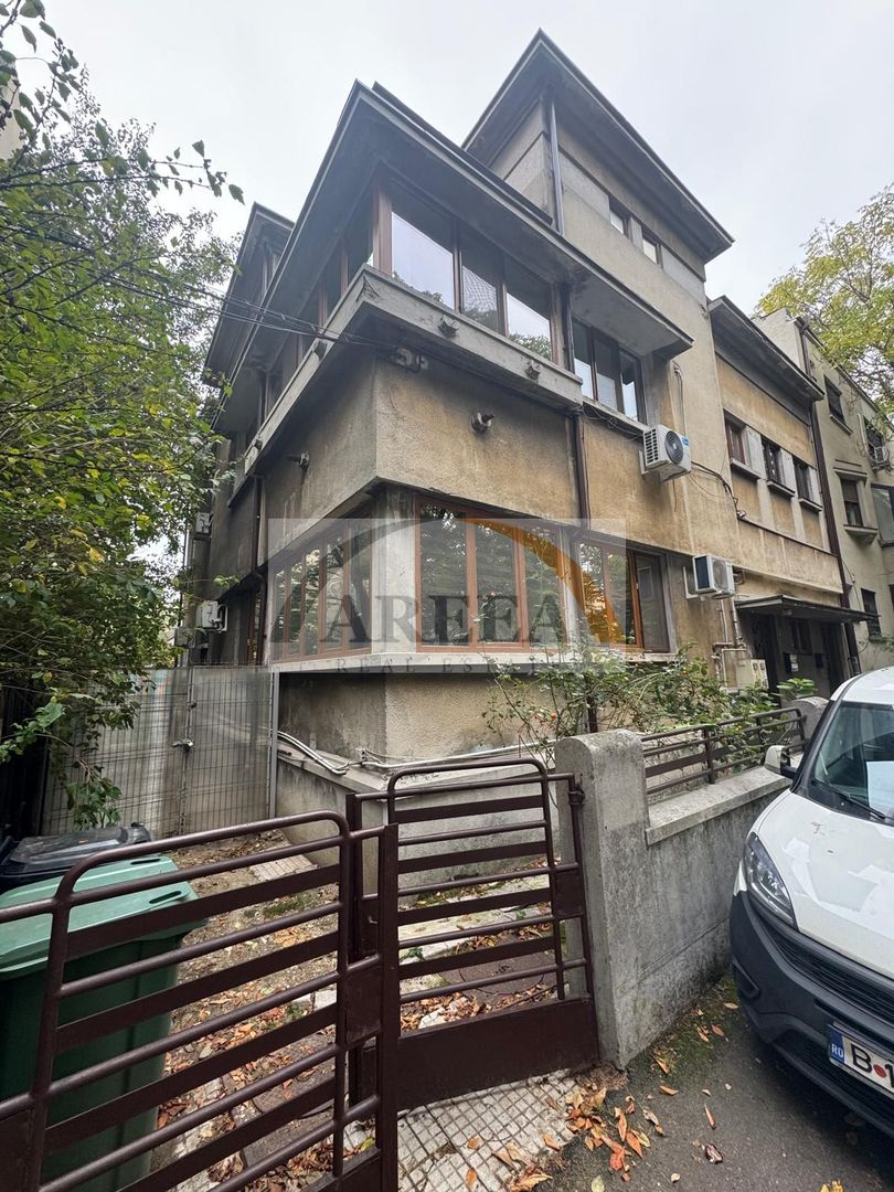 Vila generoasa in zona Capitale Victoriei Dorobanti - Poză 3