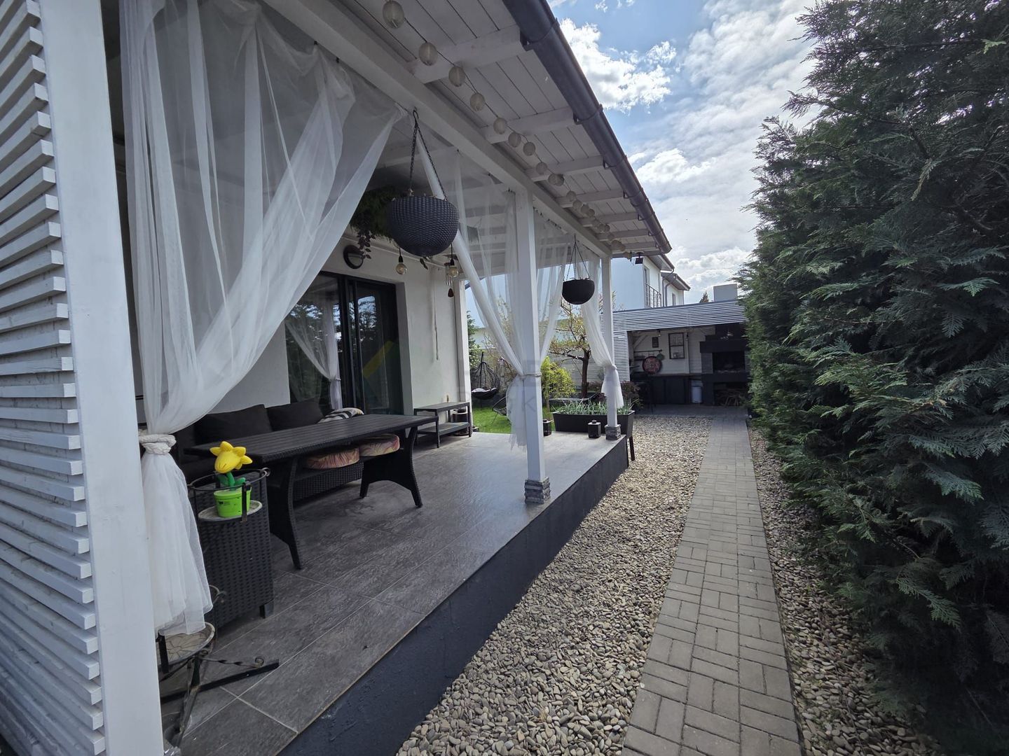 Casă modernă de vânzare în Tunari – Jacuzzi | Foisor | Panouri fotovoltaice - Poză 16