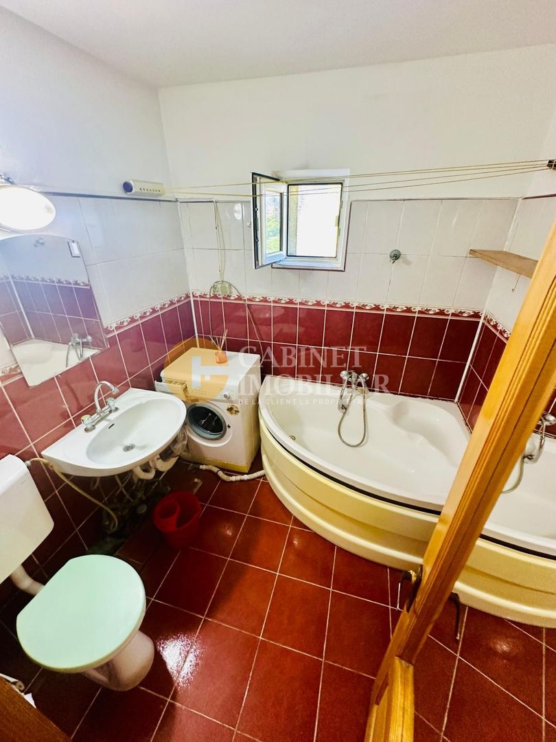 2 Camere Decomandat - Zona Alexandru Cel Bun - Bloc din 1983 - Poză 9