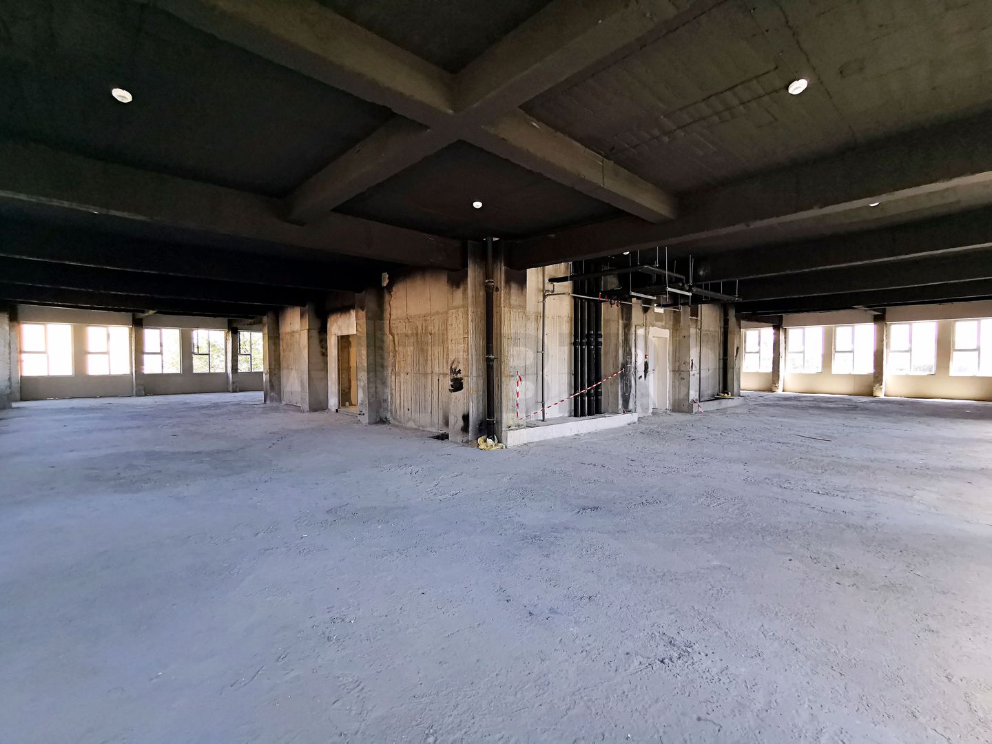 Zero comision, 367mp etaj integral cladire clasa A, Universitate, 5'M - Poză 5