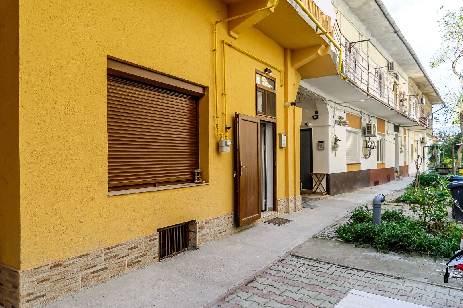 Apartament la parter, liniște și confort în centrul Aradului. - Poză 1