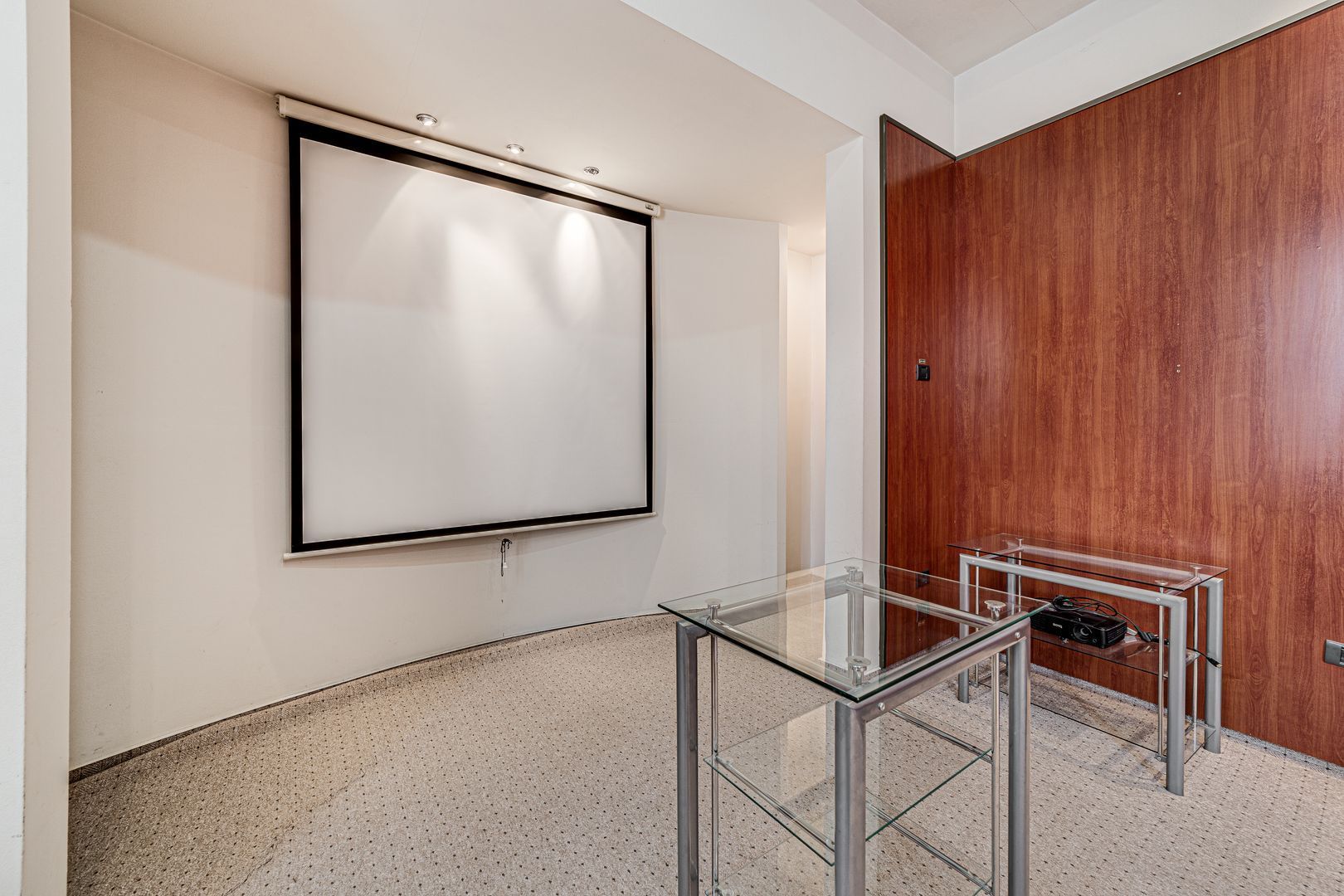 Birou ultracentral de închiriat - Poză 6