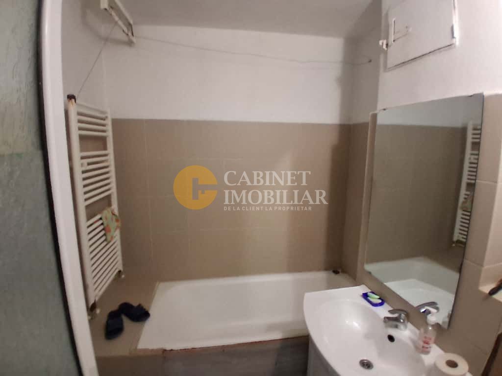 Apartament 3 camere, statia Padurii- Tatarasi, bloc '80 - Poză 4