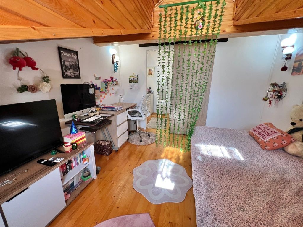 Casa 3 camere 80 mp utili curte comuna si balcon 3,75 mp în Ștrand - Poză 1