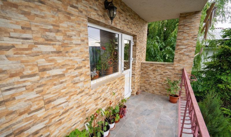 Casă modernă și cochetă cu grădină frumoasă în Techirghiol - Poză 12
