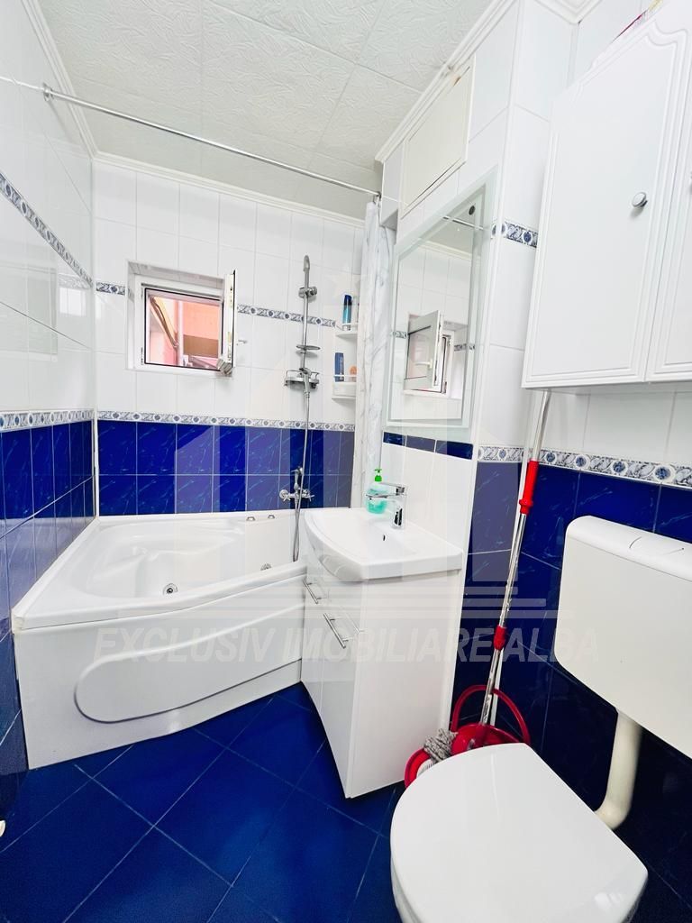 Apartament cu 2 camere decomandate, Cetate zona foarte buna - Poză 5