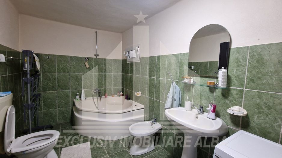 Casa de vanzare cu 2000mp de teren in Ciugud - Poză 8