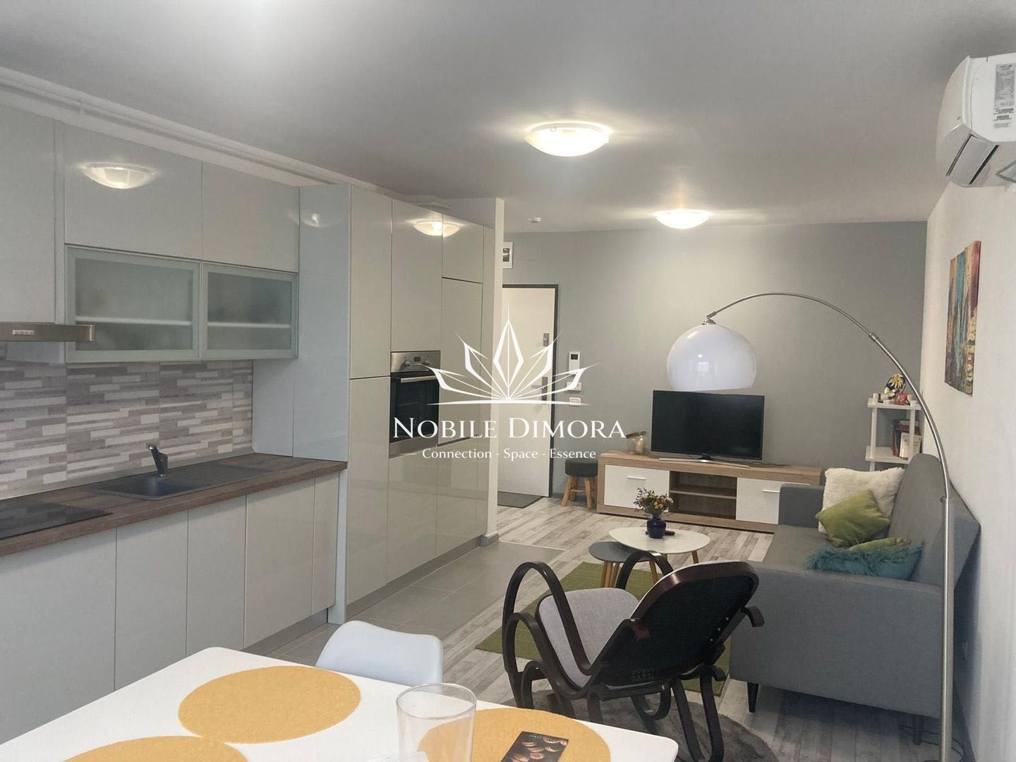 City of Mara - Apartament modern cu 2 camere - parcare privata - central - Poză 2