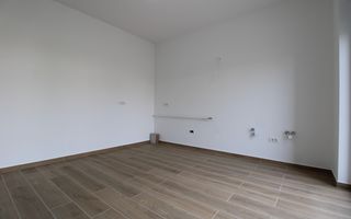 Casa zona Lunei, 5 camere + 3 bai, centrala proprie, rezidential sau birouri ! - Poză 14