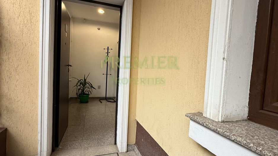 Casă de vânzare  pretabilă pentru clinica, cabinet medical, birouri - Poză 14