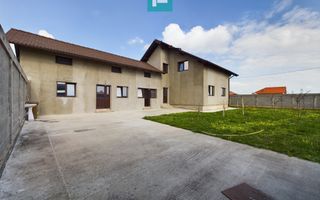 Casă la gri în Livada - Poză 1