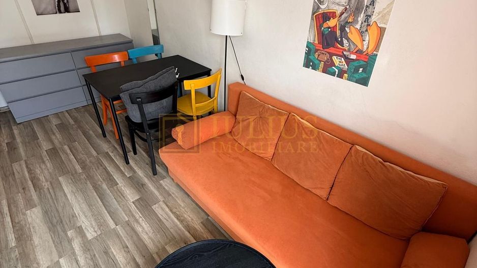 2 camere| apartament la casa-curte comuna| loc de parcare| centrala proprie| - Poză 4