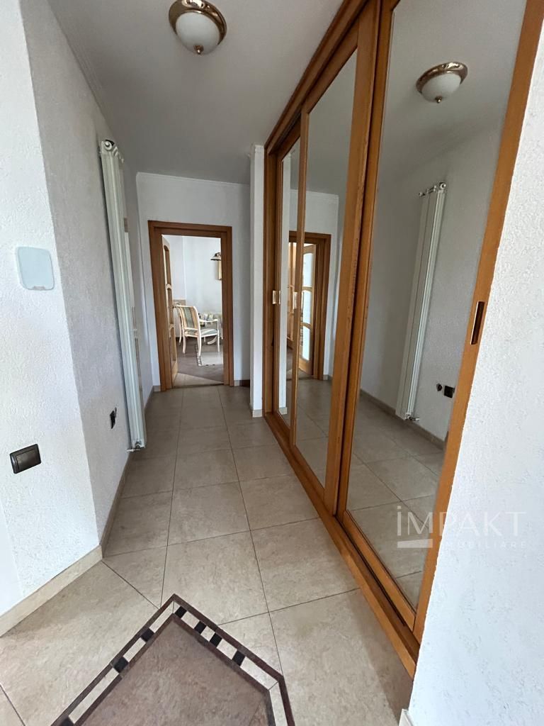 Vila individuala de lux de inchiriat, in cartier Gruia aproape de Cetatuie! - Poză 23