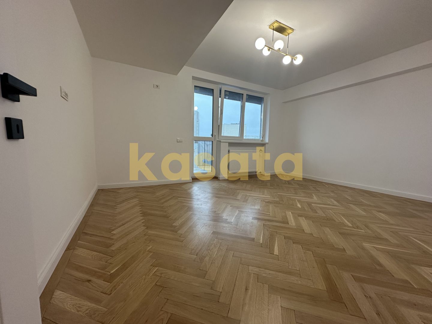 Apartament 3 Camere 🏡 | Universitate 📍| Centrală de Bloc 🔥 | Boxă - Poză 1