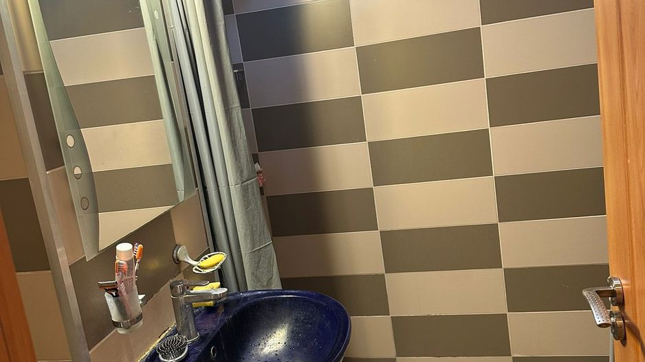 Apartament 3 camere, Decomandat. Bld. Al. Obregia, zona Vatra Dornei. - Poză 10