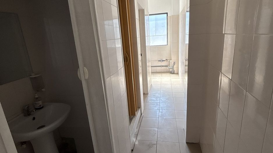 Spațiu comercial de închiriat – 120 mp, zona Spitalul Județean nr. 1 - Poză 3