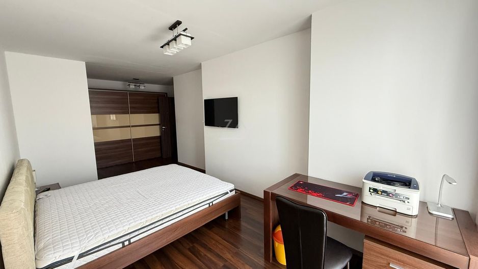 Complex Uranus. Balcon mare. Loc de parcare subteran. - Poză 9