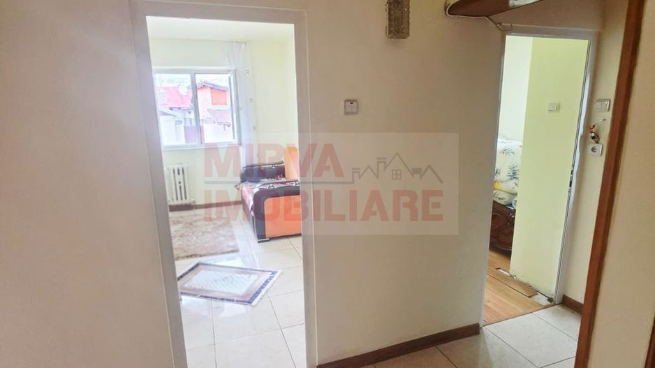 Vanzare apartament 2 camere decomandat, Malu Rosu, parter inalt - Poză 9