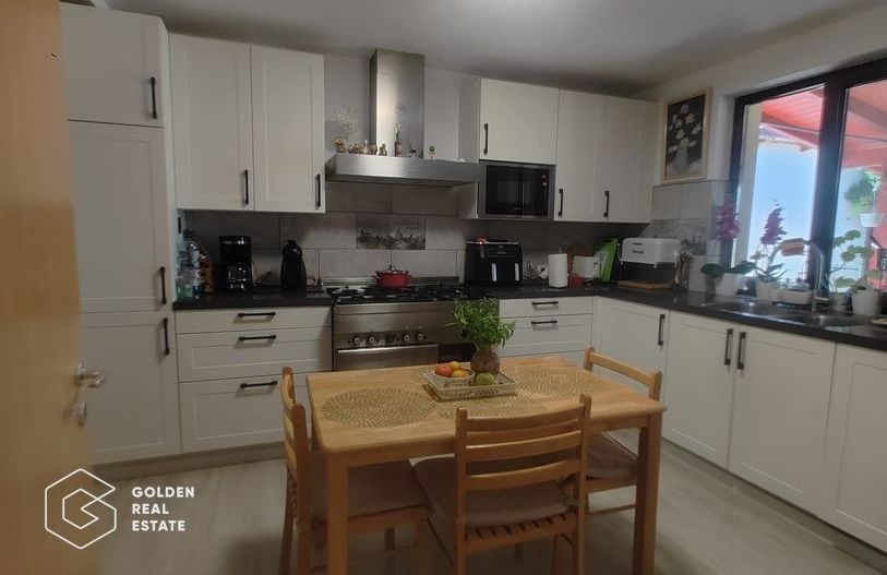 Vila 8 camere, Ghiroda, COMISION 0%, ideala familie numeroasa - Poză 3