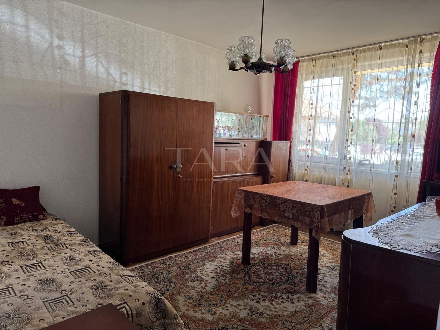 Apartament cu 3 camere decomandate, 57 mp, parter, în Grigorescu. - Poză 1