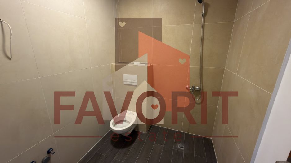 Disponibil imediat. Bloc nou - Poză 7