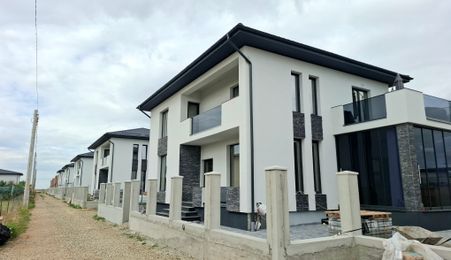 Vila P+1E, cu 4 camere, Paulesti