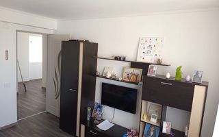 Casă / Vilă cu 4 camere de vânzare în Berceni - Poză 9