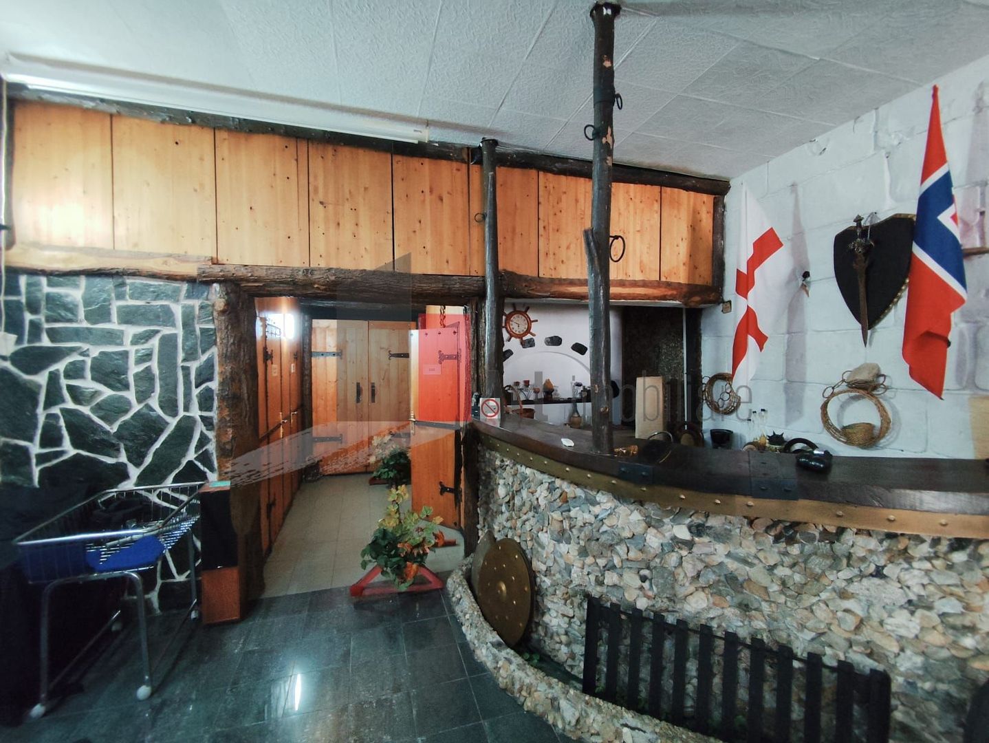 Spatiu comercial de inchiriat in Giulesti (langa stadion, complex comercial) - Poză 7