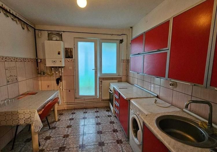 Apartament 4 camere, etaj 1 , Micro 18 - Poză 2
