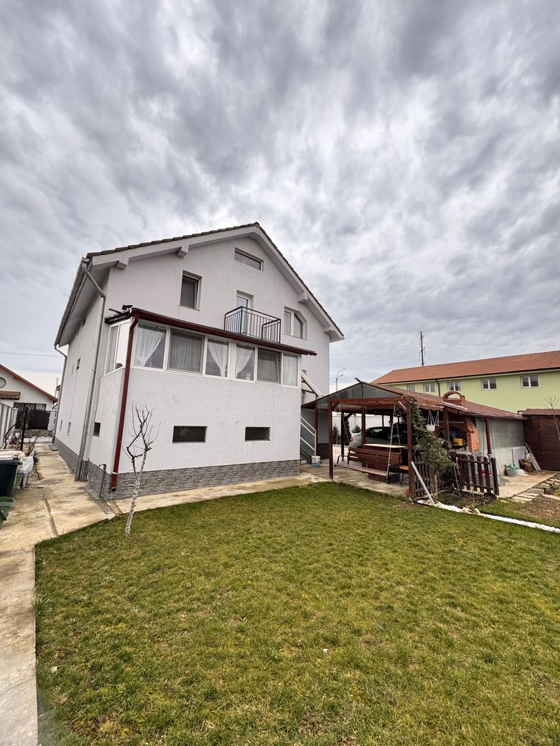 Vilă spațioasă cu 6 camere – Cartierul Viena, Oradea - Poză 20