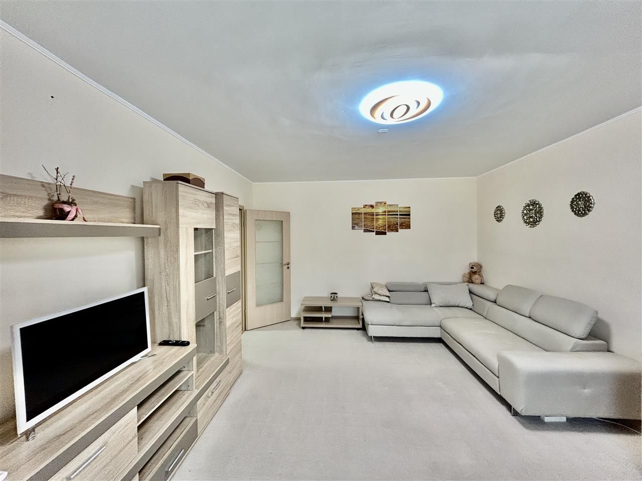 Apartament de închiriat în Sibiu – 3 camere, decomandat, 2 băi, 80 mp - Poză 6