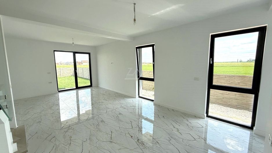 Duplex finalizat despartit prin camera tehnica. 3 dormitoare. 2 balcoane. - Poză 2