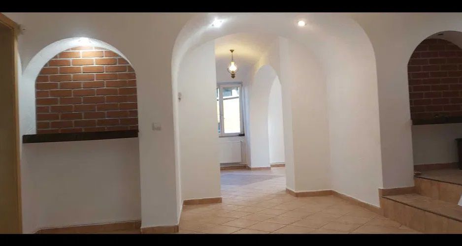 Apartament la vila, 170mp, Gruia, Zona Stadion - Poză 1