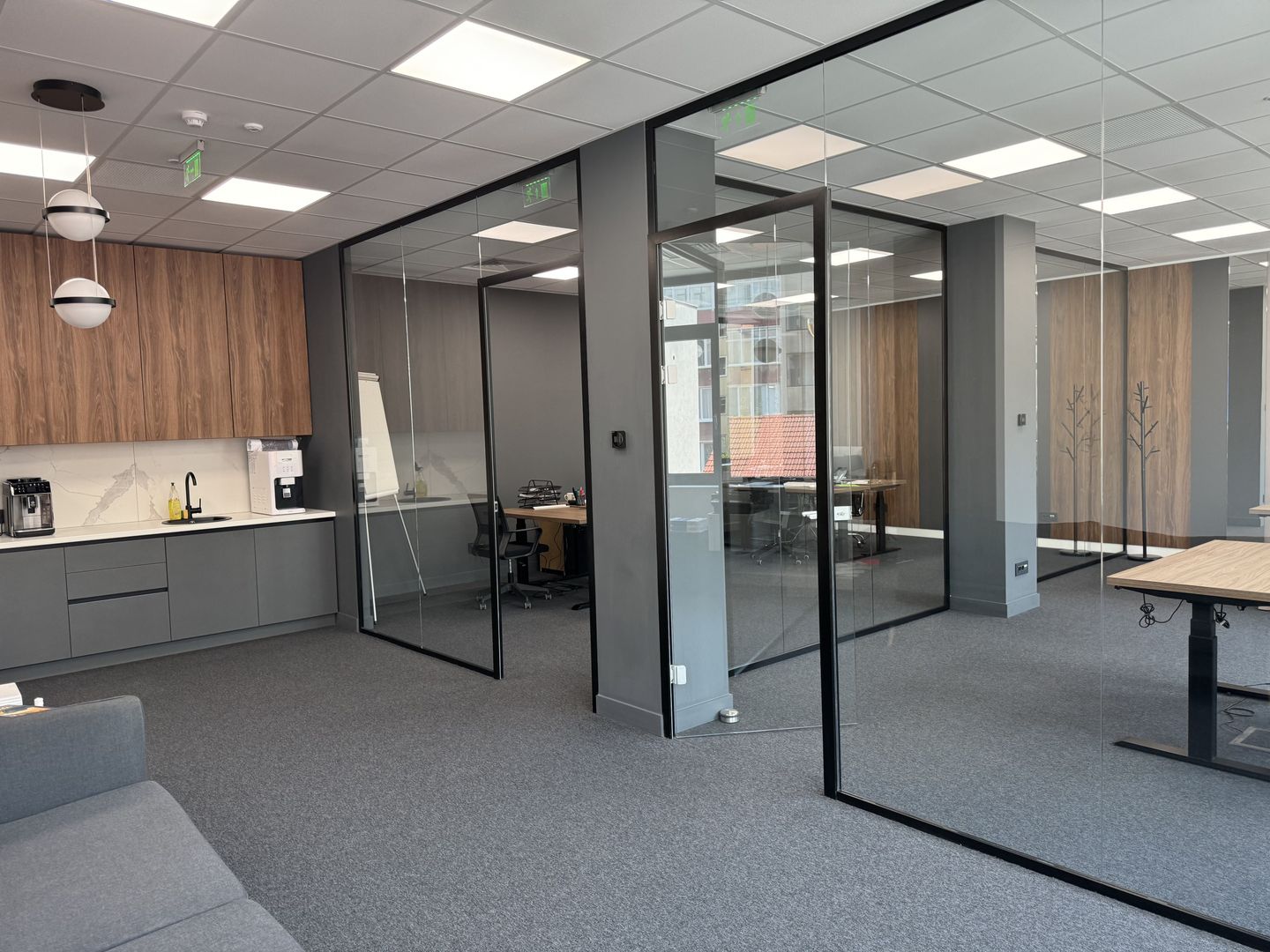 Imobil Premium de Închiriat: Eficiență și Tehnologie de Vârf - Poză 2