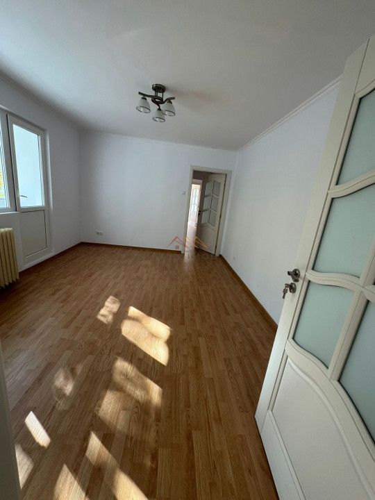 Apartament 3 camere, renovat 2024, 69 mp utili, Nord, Ploiesti - Poză 1