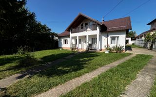 Casă 2015 - 4 dormitoare, 2 băi, 2 bucătării - Poză 3
