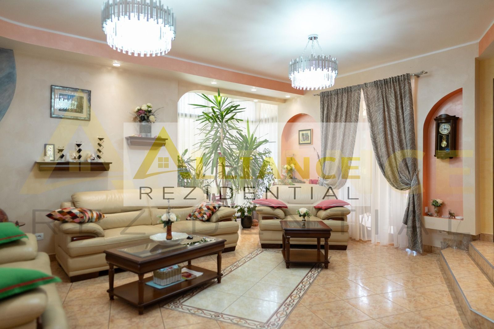 [OLTENITEI] Vila cu 7 camere - 325 MPU - Teren - 766 MP - P+1+M - Poză 7