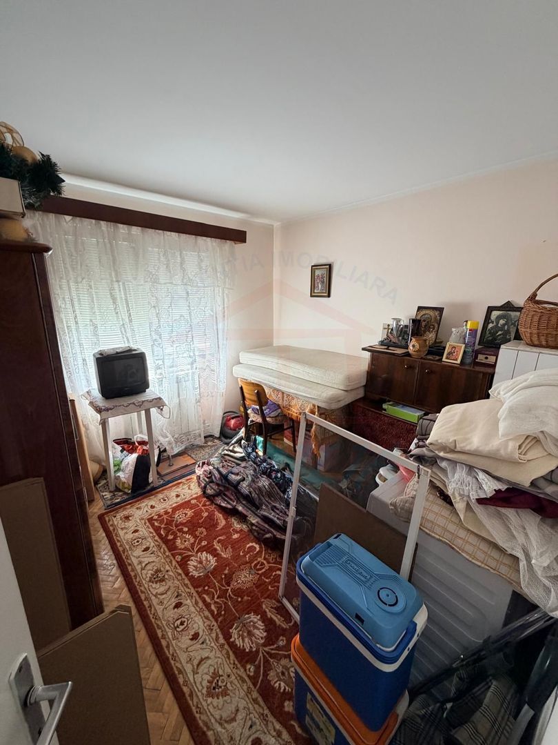 Vanzare apartament cu 4 camere in Micro 13, etaj 3, pret 65 000 euro - Poză 10