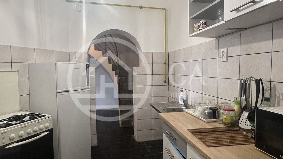 Casa cu 6 camere de inchiriat zona centrala, Oradea - Poză 8