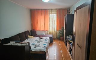 Vând apartament 3 camere - Poză 1