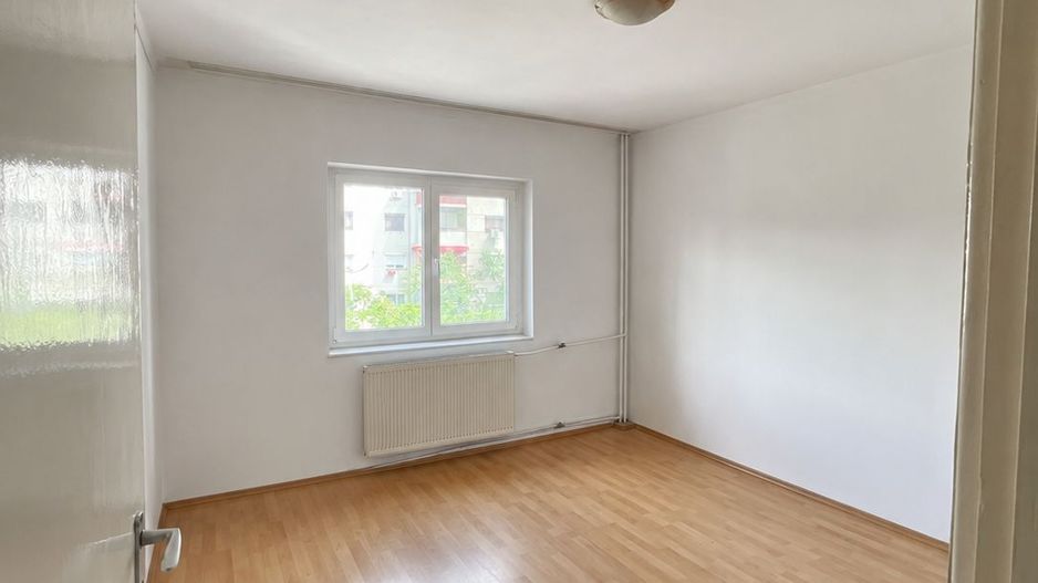 Apartament 3 camere de vânzare – 96.000 € - Poză 1