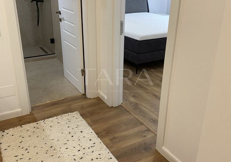 Apartament cu 3 camere și terasă generoasă – zona Vivo. - Poză 4