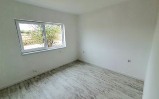 Case noi și ieftine, pe lacul Crevedia. - Poză 7