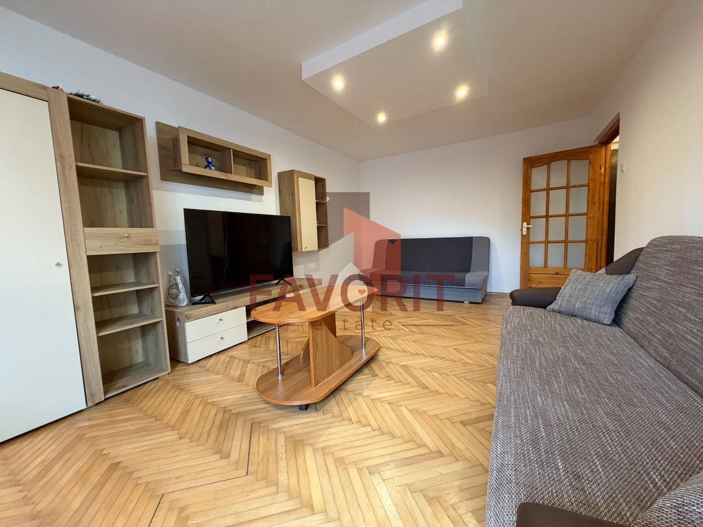 4 camere | etaj 1 | centrala proprie | mobilat si utilat | zona buna | - Poză 1
