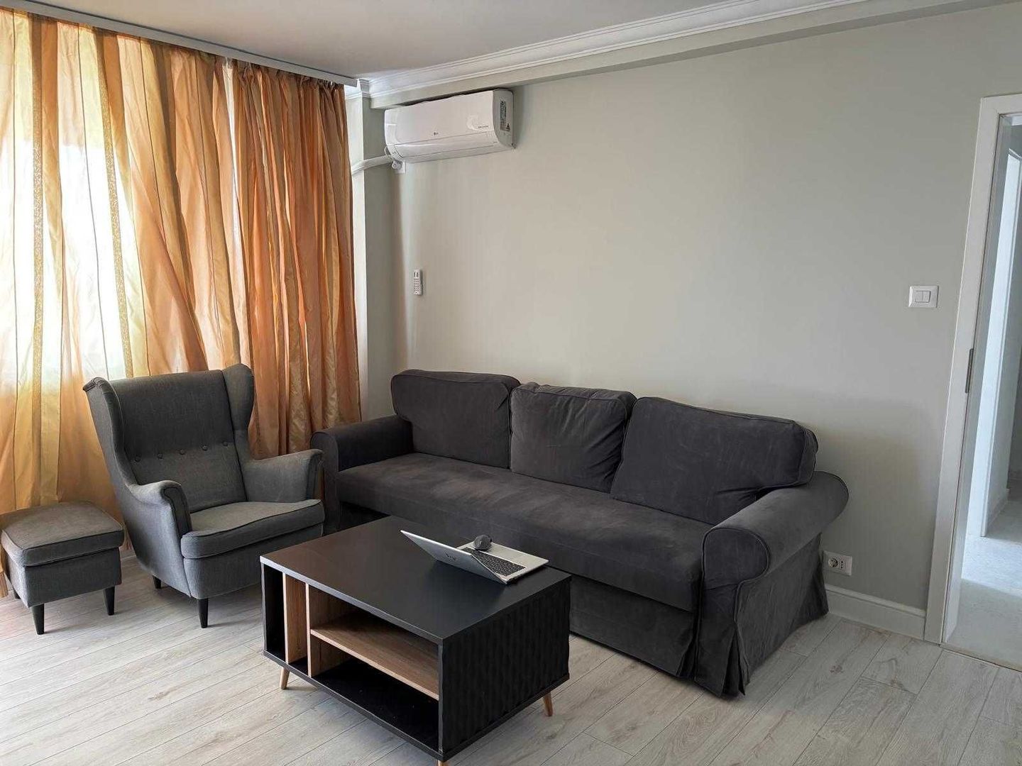 Apartament 3 camere cu vedere panoramica spre Parcul Circului - Poză 2